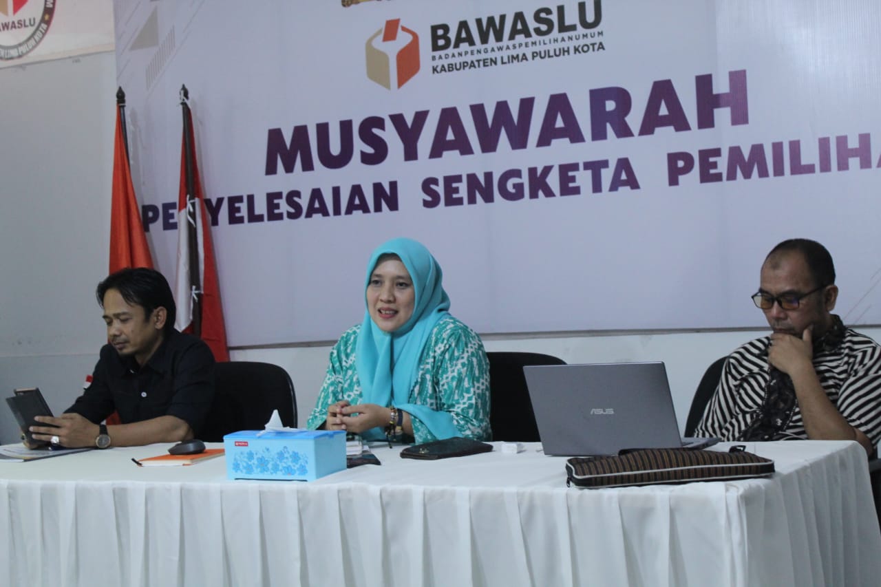 Bawaslu Lima Puluh Kota Gandeng KI Sumbar untuk Pelayanan Informasi Publik