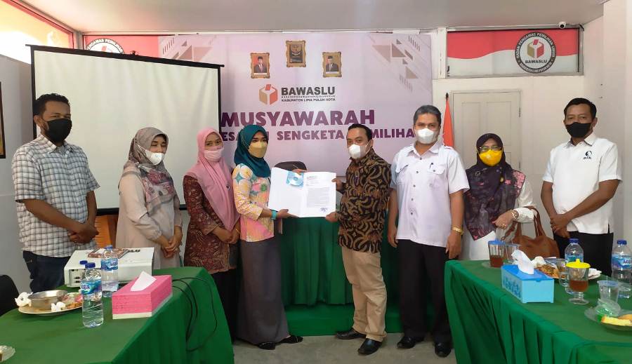 Lakukan Pengawasan ke 23 Nagari, Bawaslu 50 Kota Serahkan 2.709 Data DPB ke KPU
