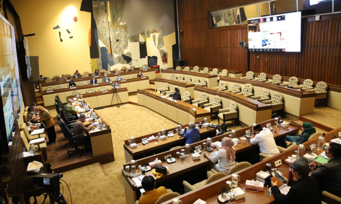 Komisi II Tetapkan Lima Anggota Bawaslu Periode 2022-2027