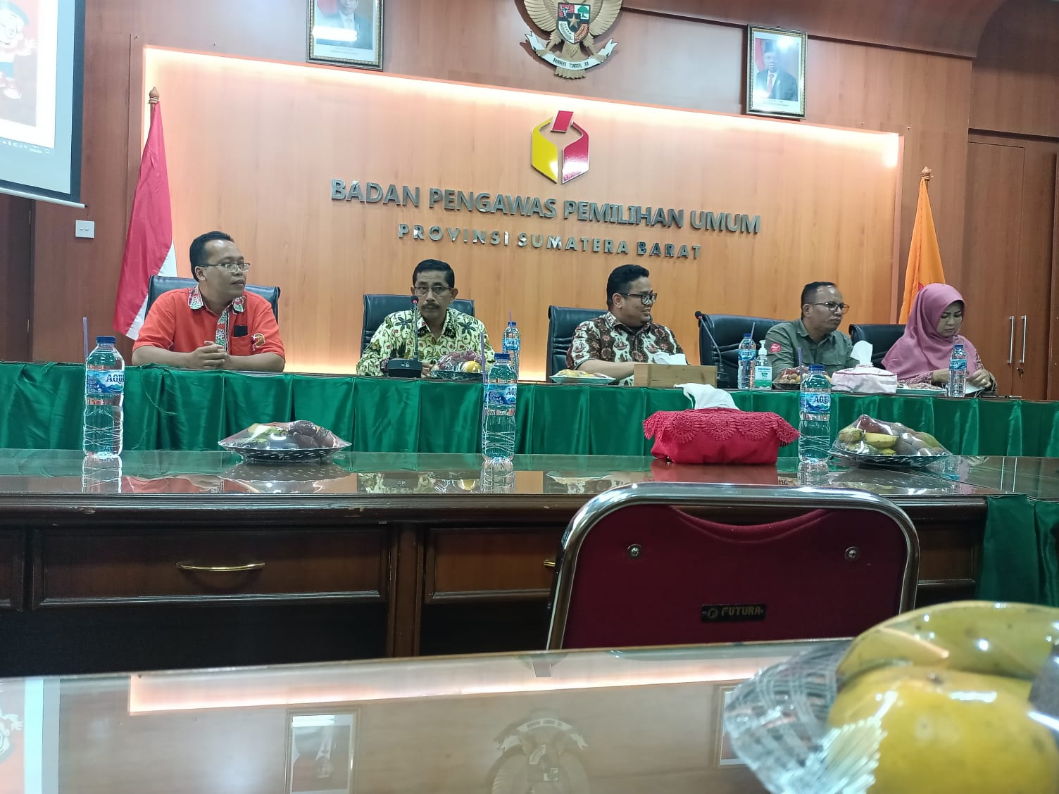 RAPAT KOORDINASI PUBLIKASI DATA PENYELESAIAN SENGKETA PADA SISTEM INFORMASI PENYELESAIAN SENGKETA (SIPS) VERSI 3.0 BAWASLU PROVINSI SUMATERA BARAT DAN BAWASLU KABUPATEN/KOTA SE- SUMATERA BARAT