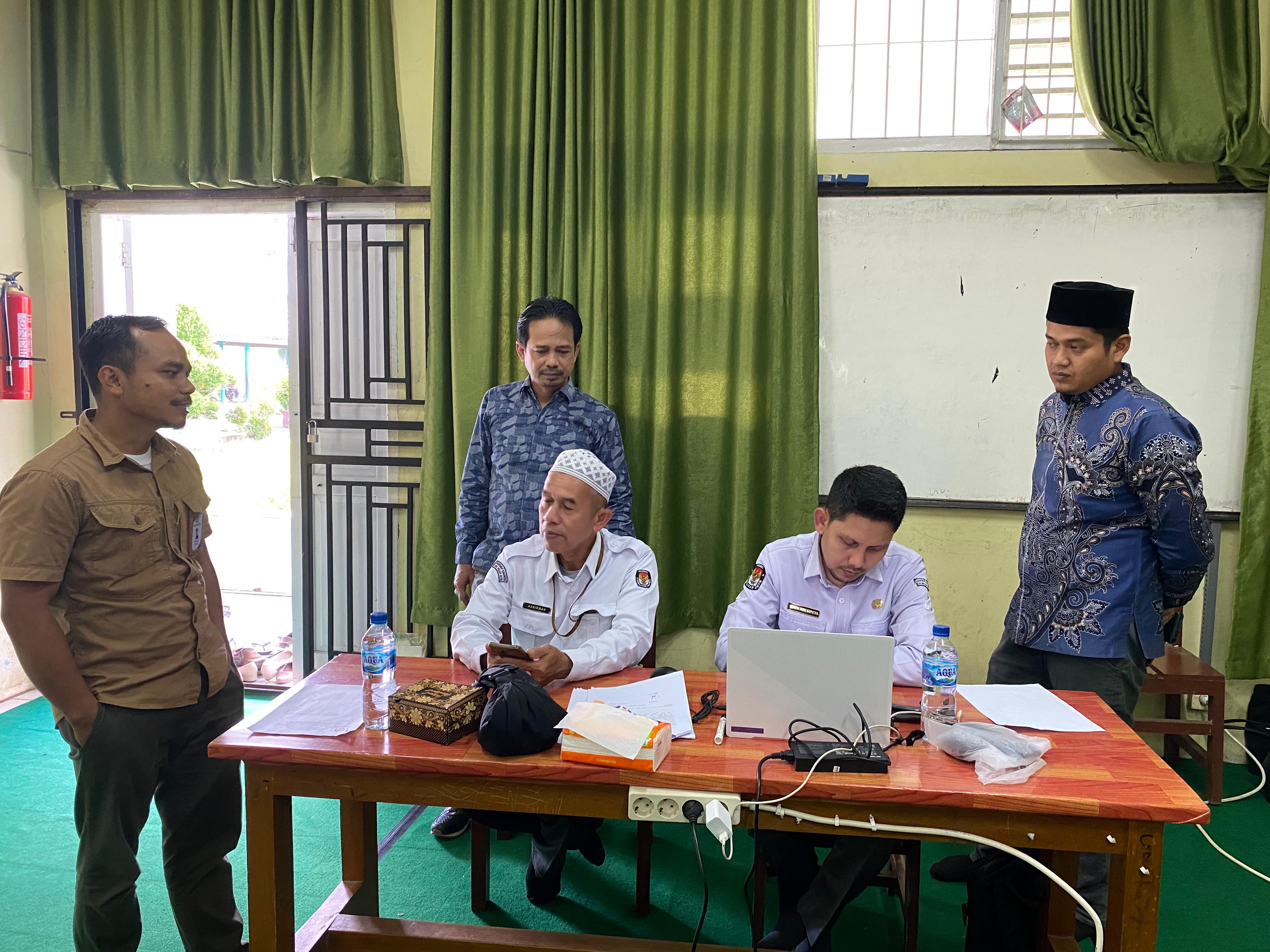 Pimpinan Bawaslu Lima Puluh Kota melakukan pengawasan seleksi PPK Lima Puluh Kota