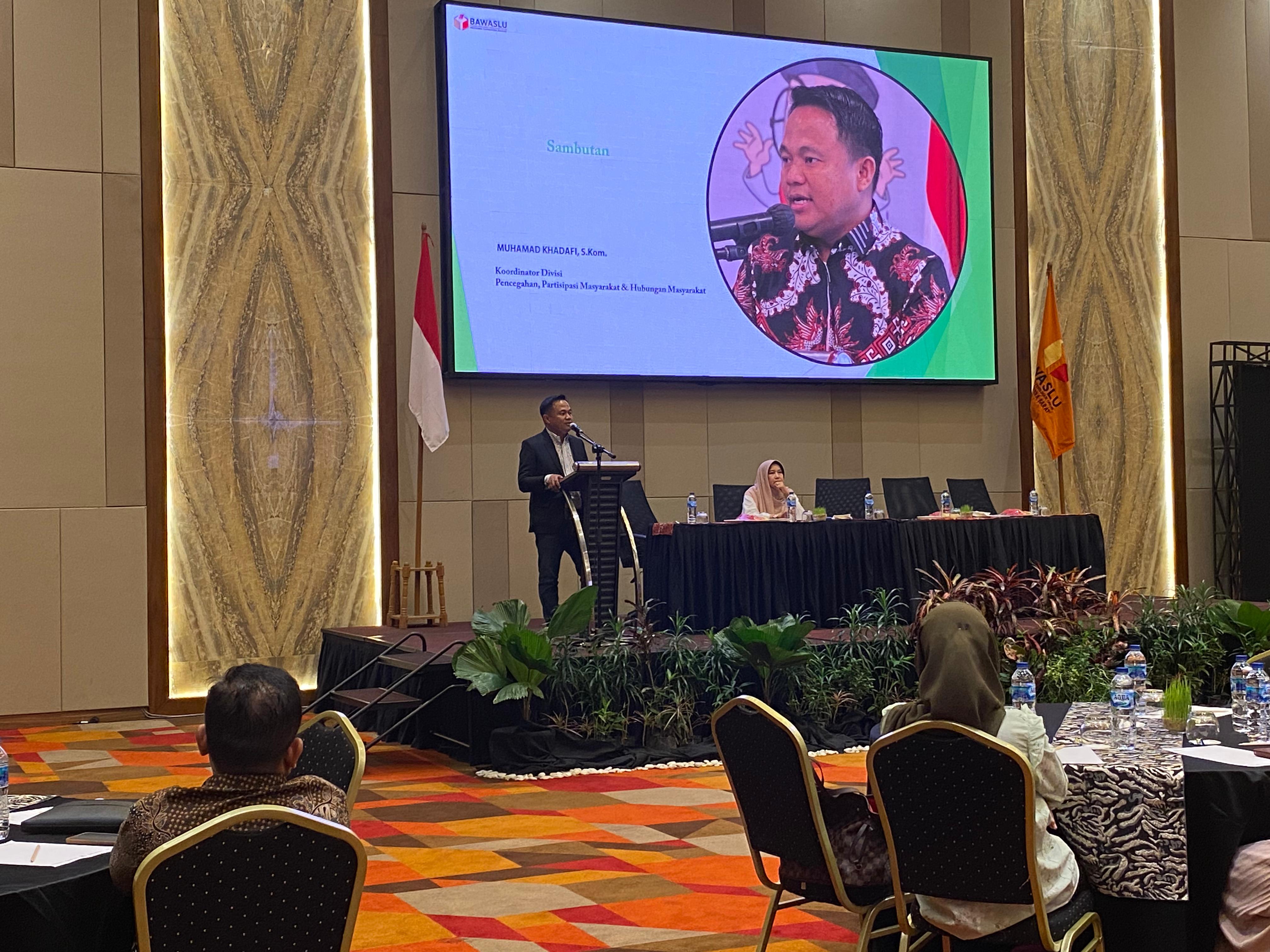 Anggota Bawaslu Sumbar M. Khadafi menyampaikan sambutan kegiatan
