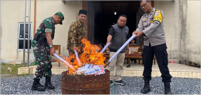 Pembakaran kelebihan surat suara