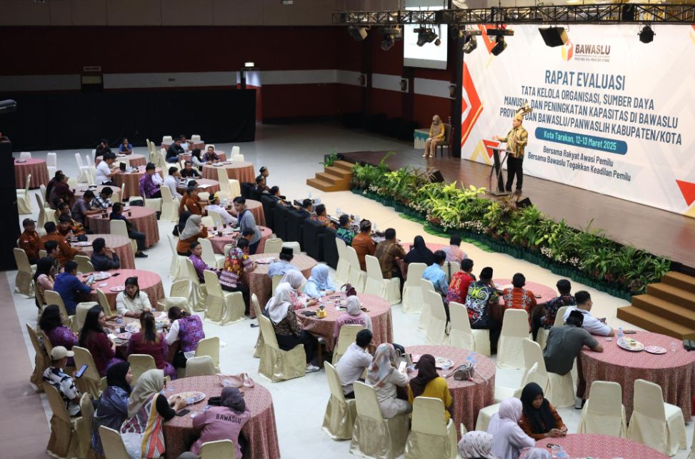 Anggota Bawaslu Herwyn JH Malonda, dalam Rapat Evaluasi Tata Kelola Organisasi, Sumber Daya Manusia, dan Peningkatan Kapasitas Bawaslu se-Kalimantan Utara, di Tarakan, Rabu (12/3/2025).
