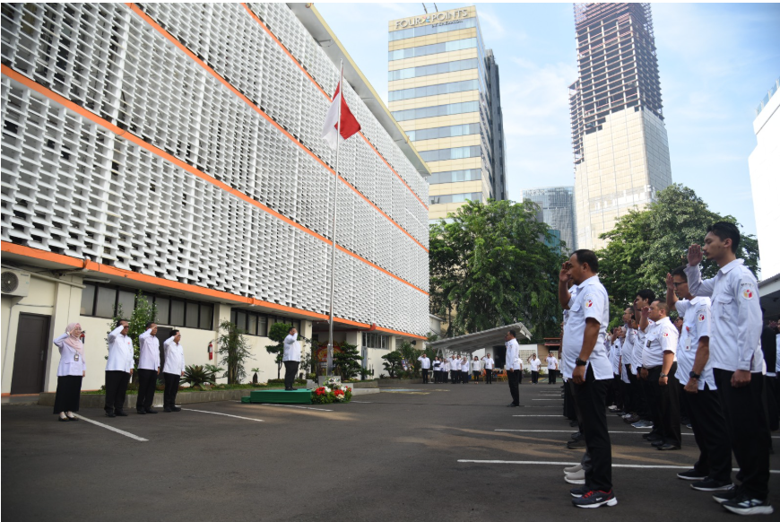 Bawaslu melaksanakan apel dalam rangka merayakan HUT ke-17 Bawaslu