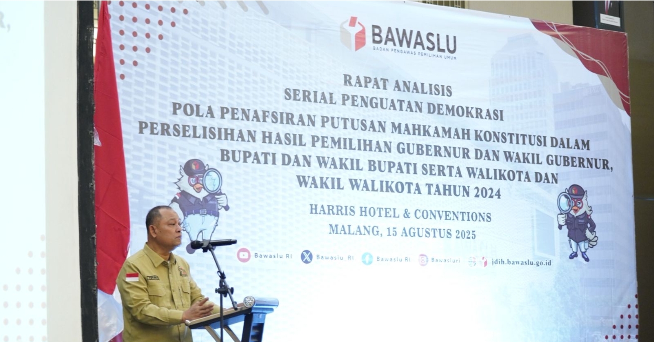 Anggota Bawaslu Totok Hariyono saat membuka Kegiatan Rapat Analisis Hukum Pola Penafsiran Putusan Mahkamah Konstitusi dalam Perselisihan Hasil Pemilihan Gubernur dan Wakil Gubernur, Bupati dan Wakil Bupati serta Walikota dan Wakil Walikota Tahun 2024. Jumat (15/08/2025).
