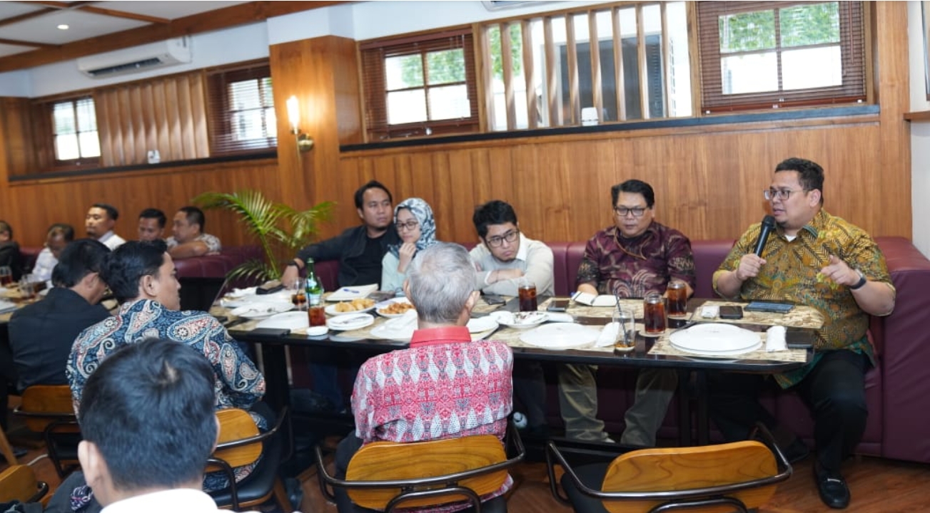 Ketua Bawaslu Rahmat Bagja saat berdiskusi dalam FGD Penyelenggara Pemilu: Suara Penyelenggara untuk perbaikan UU Pemilu di Jakarta, Kamis (4/7/2025).