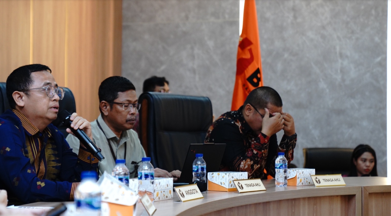 Anggota Bawaslu Puadi saat memberikan arahan dalam Rapat Koordinasi Pengelolaan BDP pada Pemilu dan Pemilihan Tahun 2024 di Jakarta, Jumat (4/7/2025).