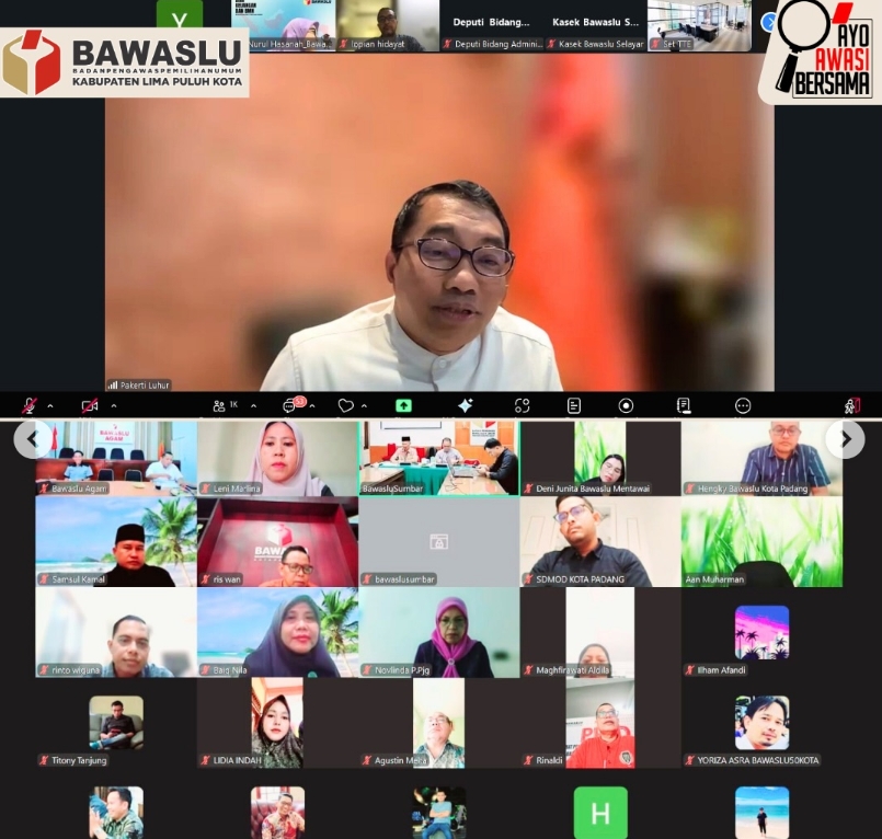 Kuasa Pengguna Anggaran (KPA), Pejabat Pembuat Komitmen (PPK), Pejabat Penandatangan Surat Perintah Membayar (PPSPM), bendahara, serta staf keuangan di lingkungan Bawaslu Kabupaten Lima Puluh Kota saat mengikuti kegiatan rapat pembahasan pelaksanaan anggaran awal tahun 2026 yang diselenggarakan oleh Bawaslu Republik Indonesia secara daring, Jumat (9/1).
