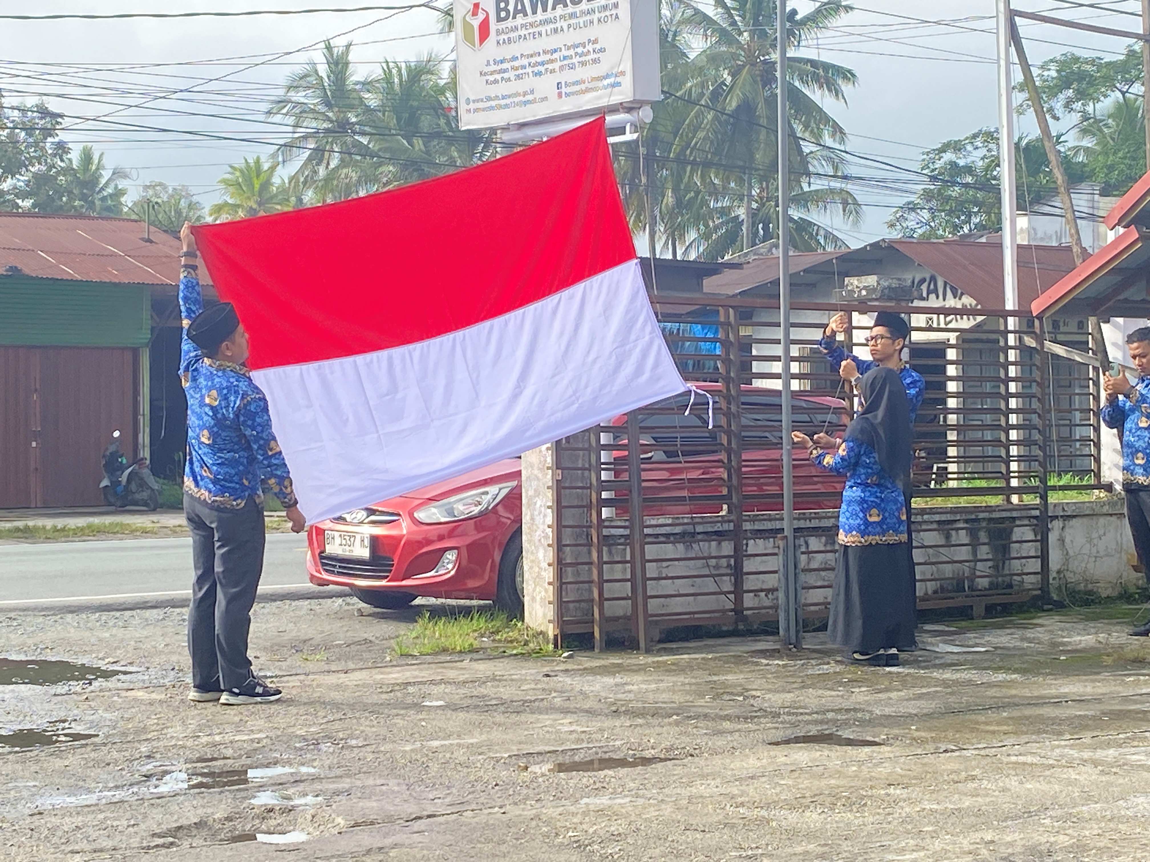 Pengibaran bendera Merah Putih
