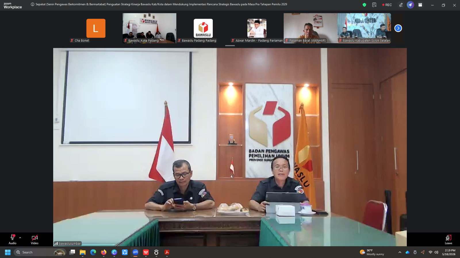 Ketua Bawaslu Prov. Sumbar, Alni, saat menyampaikan arahan
