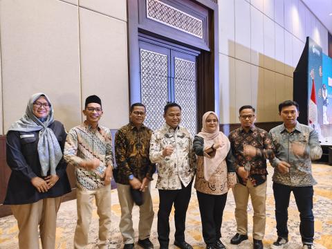 Foto brsama Loly Suhety Anggota Bawaslu RI