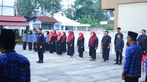Suasan Upacara pengibaran bendera merah putih
