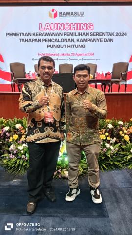 Anggota Bawaslu Lima Puluh Kota saat menghadiri Launching