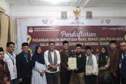 serah terima BA pendaftaran Paslon