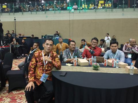 Dapit Alexsander Anggota Bwaslu Lima Puluh Kota saat debat berlangsung