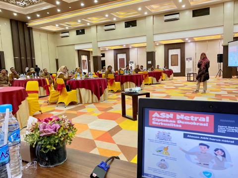 materi dari Dewi Anggraini (akademisi)