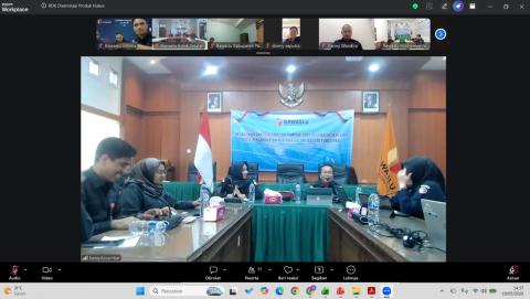 Ketua Bawaslu Provinsi Sumatera Barat, Alni saat memberikan arahan di kegiatan Diseminasi Peraturan Badan Pengawas Pemilihan Umum (Perbawaslu) Nomor 7 Tahun 2023 tentang Tata Cara Kerja Sama di Lingkungan Badan Pengawas Pemilihan Umum yang  diselenggarakan oleh Bawaslu Provinsi Sumatera Barat secara hybrid, bertempat di Kantor Bawaslu Provinsi Sumatera Barat serta diikuti secara daring melalui Zoom Meeting, (19/5).
