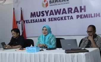 Bawaslu Lima Puluh Kota Gandeng KI Sumbar untuk Pelayanan Informasi Publik