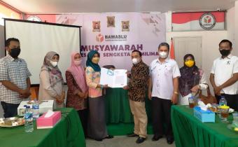 Lakukan Pengawasan ke 23 Nagari, Bawaslu 50 Kota Serahkan 2.709 Data DPB ke KPU