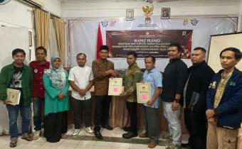 Penyerahan BA Penyerahan Dukungan Perbaikan Calon Perseorangan Ferizal Ridwan-Dedi Henidal