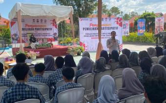 Siswa saat mengikuti materi dari Narasumber pada kegiatan Pengawasan Pemilihan Partisipatif
