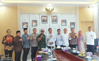 Foto bersama Pimpinan Bawaslu Lima Puluh Kota bersama ForkopimdaLima Puluh Kota