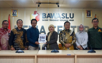 Penyerahan Laporan Kehumasan Tahun 2024