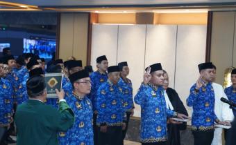 Pengambilan sumpah perwakilan Pegawai Pemerintah dengan Perjanjian Kerja (PPPK) melalui daring dan luring di Gedung Bawaslu, Jakarta, Selasa (1/7/2025)