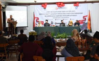 Anggota Bawaslu Herwyn JH Malonda saat membuka kegiatan Diskusi Kelompok Terpumpun (DKT) Pembinaan Evaluatif untuk Strategi Pengembangan SDM Pengawas Pemilu, di Yogyakarta, Kamis (28/8/2025).