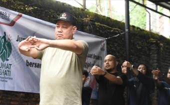 Senam Pagi Jumat Sehati bersama Bawaslu Provinsi DIY di Kantor Bawaslu Yogyakarta pada Jumat (29/8/2025).