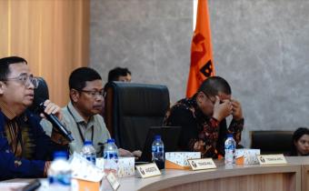 Anggota Bawaslu Puadi saat memberikan arahan dalam Rapat Koordinasi Pengelolaan BDP pada Pemilu dan Pemilihan Tahun 2024 di Jakarta, Jumat (4/7/2025).