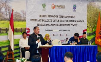 Anggota Bawaslu Herwyn JH Malonda dalam kegiatan DKT Pembinaan Evaluatif di Tangerang, Senin (8/9/2025).