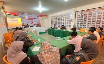 Pimpinan Bawaslu Kabupaten Lima Puluh Kota beserta jajaran sekretariat saat menghadiri kegiatan.