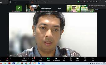 Staf Biro Perencanaan Bawaslu RI, Evan saat membuka kegiatan Rapat Pemantauan dan Evaluasi Kinerja Program dan Kegiatan Bawaslu Semester I Tahun Anggaran 2026 yang diselenggarakan oleh Bawaslu Republik Indonesia secara daring, Kamis (16/7/2026).