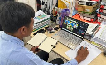 Kasubbag Administrasi saat mengikuti pelatihan melalui zoom meeting