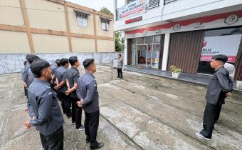 Anggota Bawaslu Lima Puluh Kota Dapit Alexsander saat memberikan arahan